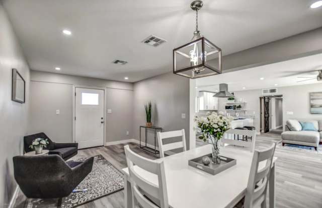 Charming 3BR House in Phoenix Gallery 4