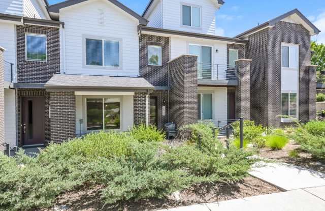 Beautiful 3 Bed, 2.5 Bath Townhome photos photos