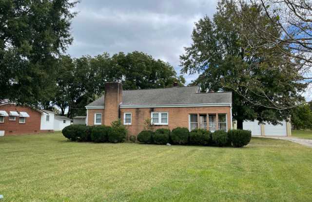 2 bedroom 1 bath house available - 3440 Fallston Road, Cleveland County, NC 28150