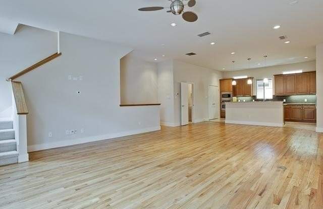 2307 Clark Street Gallery 4