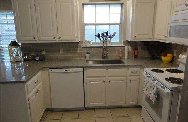 207 N Meadowview Drive Gallery 4