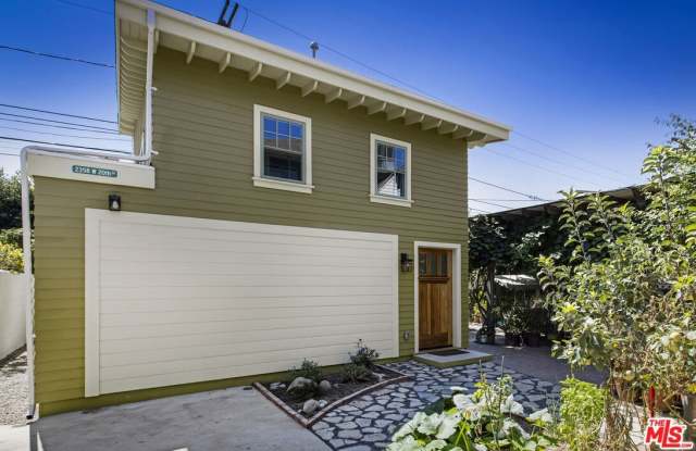 2358 W 20TH St photos photos