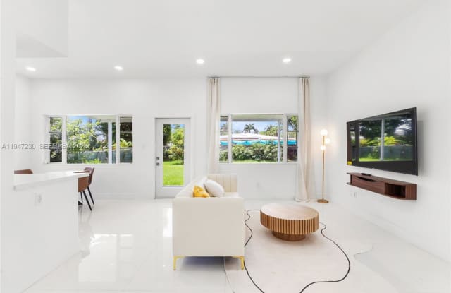 1581 Normandy Drive Gallery 3