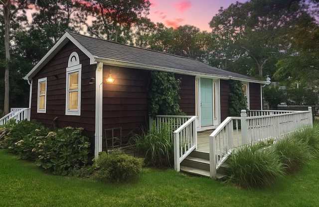 61 Squires Avenue photos photos