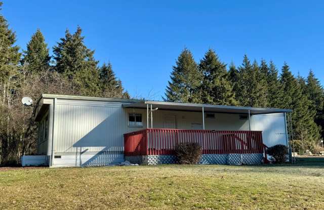 Charming 2-Bedroom Home with Spacious Living! - 141 Southeast Lynch Road, Mason County, WA 98584