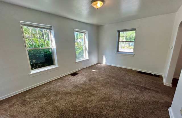 SPACIOUS 3 BEDROOM TOWNHOME photos photos SPACIOUS 3 BEDROOM TOWNHOME photos photos