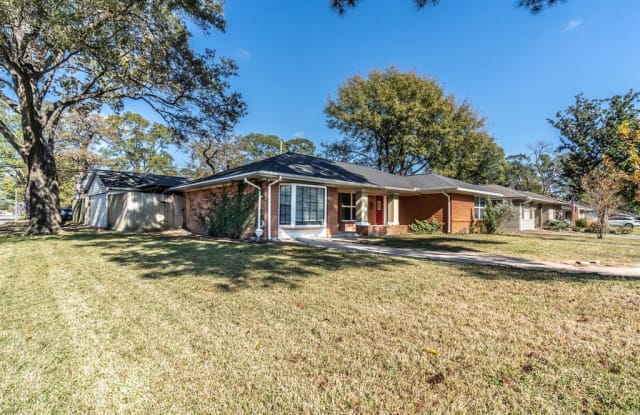 1050 Stonecrest Drive - 1050 Stonecrest Drive, Houston, TX 77018