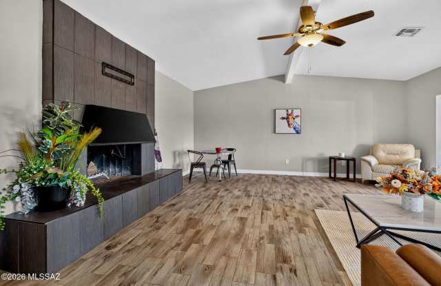 6921 N Camino Verde Gallery 4