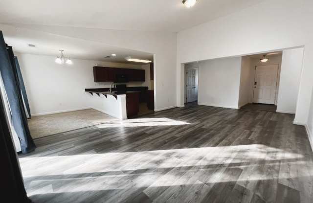 Spacious 4-bedroom home! photos photos