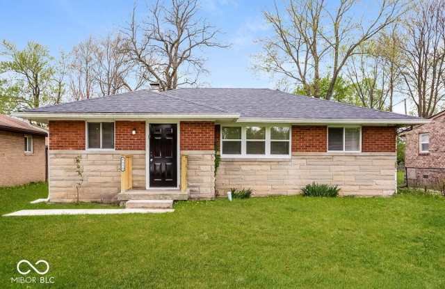 4030 N Grand Avenue photos photos