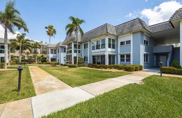 STUNNING 2/2 RIVERFRONT RENTAL IN KEY HARBOR N. FT. MYERS, FL! Gallery 1