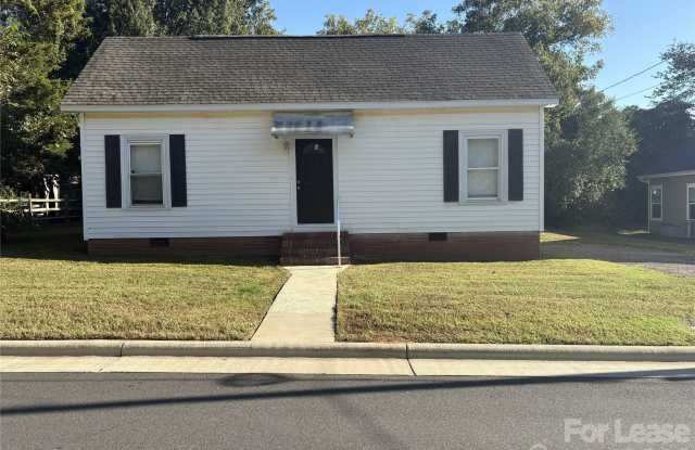 332 E Lowrance Avenue Gallery 1