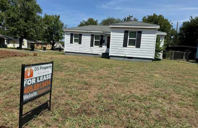 Ask about our MOVE IN SPECIAL, Military Discounts available! Two bed, One bath home in Midwest City! photos photos