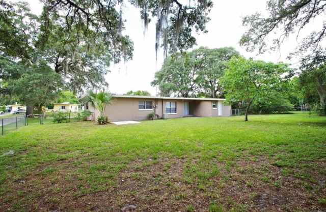 717 BAYWOOD DRIVE Gallery 2