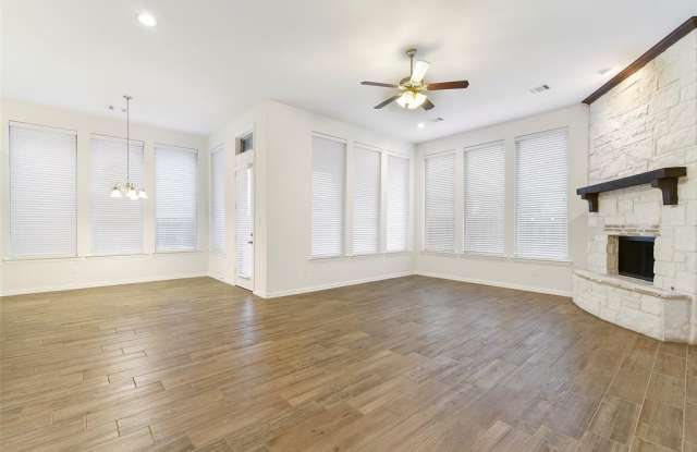 27215 Symphony Creek Lane Gallery 3