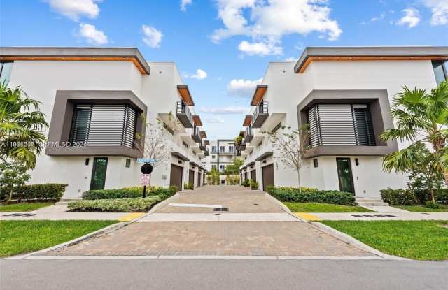 1056 N Victoria Park Rd photos photos