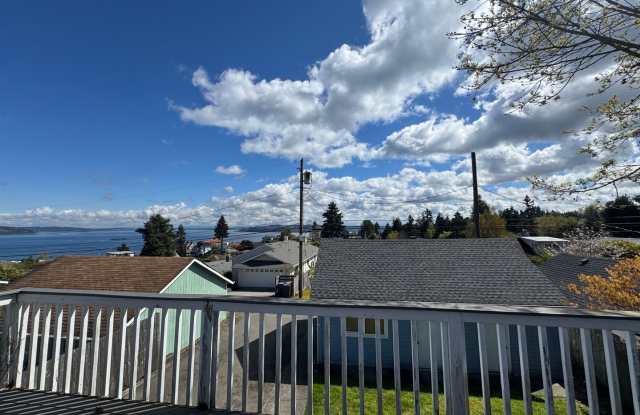 North End 2 full bedrooms plus bonus rooms / den / office space photos photos