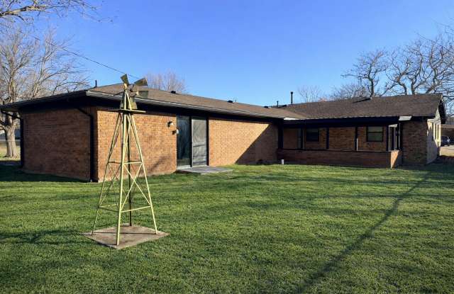 1323 SE Clover Ln Gallery 2