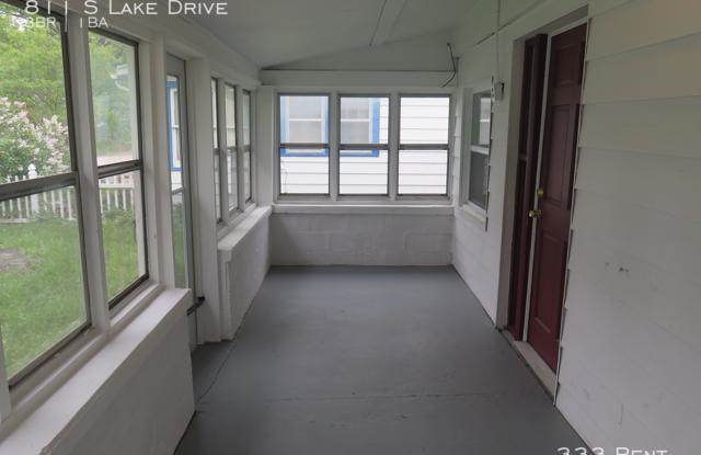 811 S Lake Drive Gallery 2