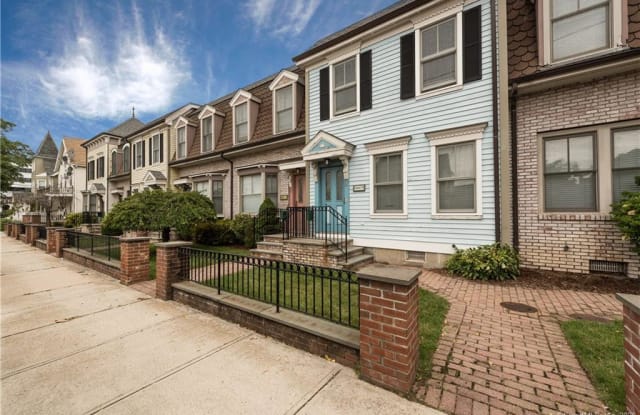 25 Dolsen Place - 25 Dolsen Place, Stamford, CT 06901