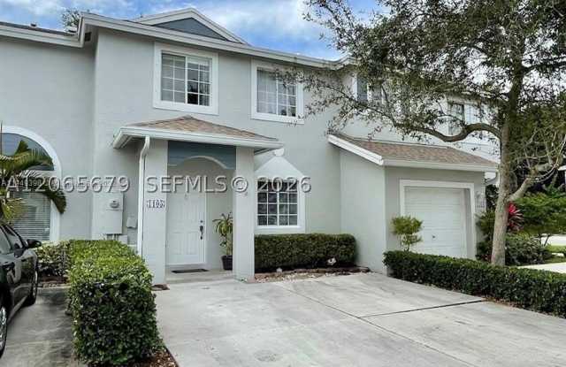 1105 SW 44th Way photos photos
