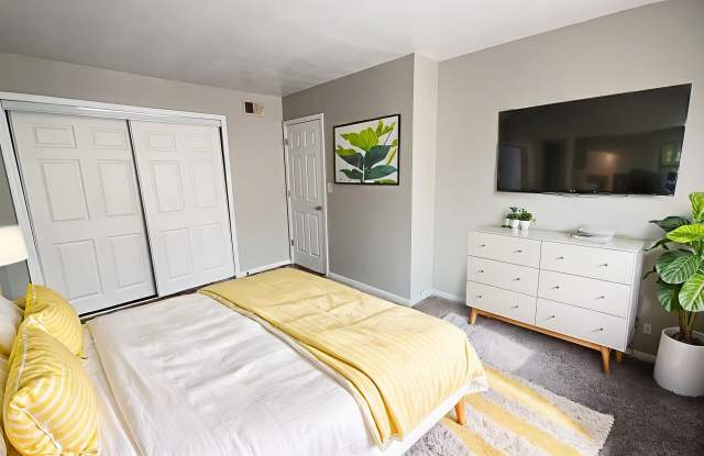 Immediate Move-In! Spacious 2-Bedroom Apartments Near Downtown | $100 Deposit Gallery 4