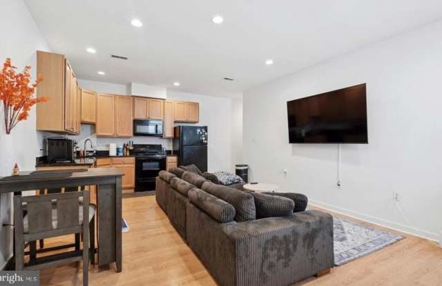 6212 RIDGE AVENUE Gallery 1