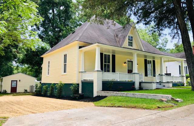 Plum Street-3 bedroom/2 bath home with large rocking chair front porch! photos photos Plum Street-3 bedroom/2 bath home with large rocking chair front porch! photos photos
