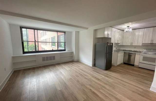 Spacious Studio with all Utilities Included Gallery 4