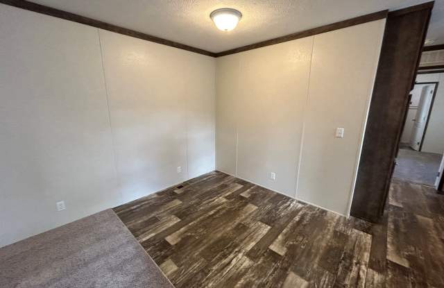 86 Casting Road Gallery 2
