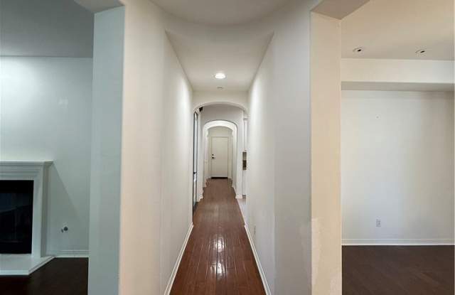 84 Townsend Gallery 3