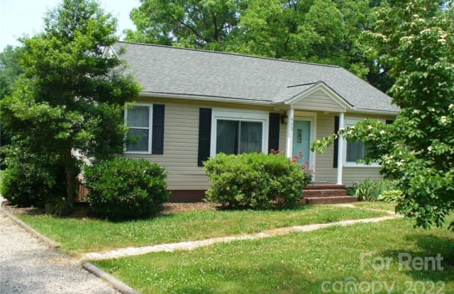 403 Cherry Street - 403 Cherry Street, Mount Holly, NC 28012