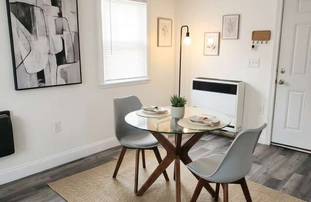 11 Maple Avenue - A Gallery 1