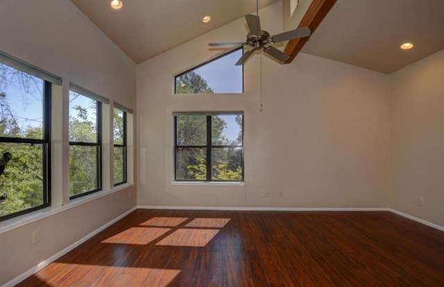 APPLY NOW - 1976 Forest Hills Rd Gallery 4