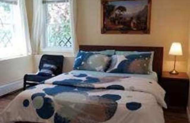 103 LUCIA Gallery 2