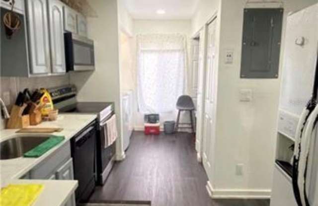 5304 INDIAN CREEK Drive Gallery 4