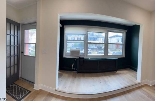 90 Chestnut St Gallery 4