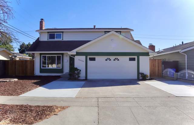 Gorgeous 5-bedroom home located in Fremont! – Huge Backyard! photos photos