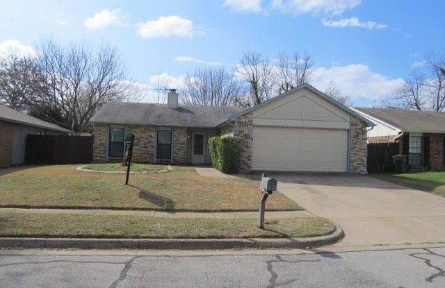 6804 Blackberry Drive - 6804 Blackberry Drive, Arlington, TX 76016