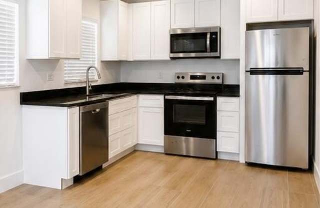 2104 Dock Street photos photos
