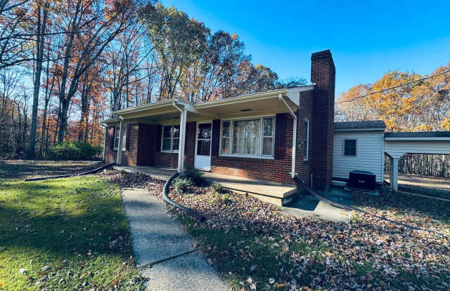 One Level Country Living - 10169 L P Bailey Memorial Highway, Halifax County, VA 24577