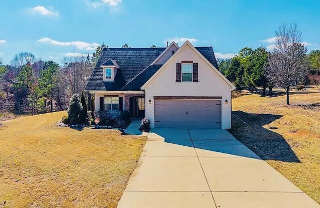 4 Bed/3.5 Bath - 606 Crooked Lake Cove, Lafayette County, MS 38655