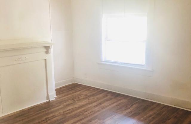 271 East Barthman Avenue Gallery 4