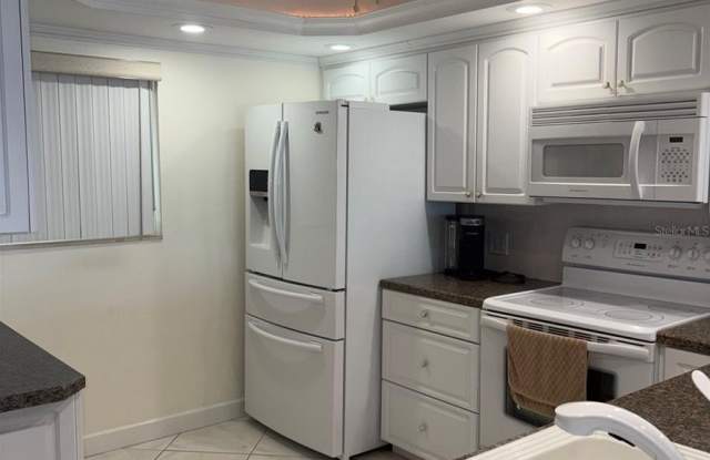 895 S GULFVIEW Boulevard Gallery 4