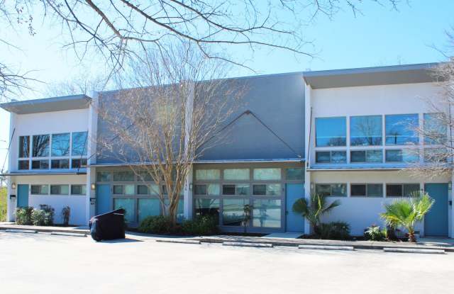 CONTEMPORARY URBAN CONDO NEAR DOWNTOWN photos photos