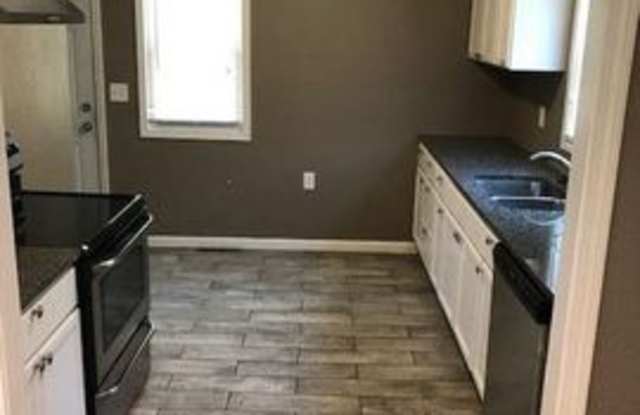 7707 Ozark Road Gallery 2