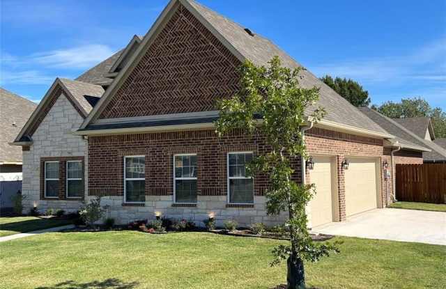 505 Ellis Place Drive - 505 Ellis Place Drive, Greenville, TX 75402