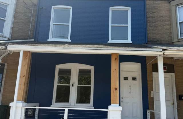 Fully Remodeled 4/5 Bedroom, 2 Bath Home Townhome in desirable West End Lancaster photos photos