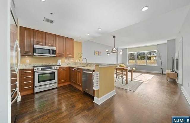 8100 River Road 310 photos photos