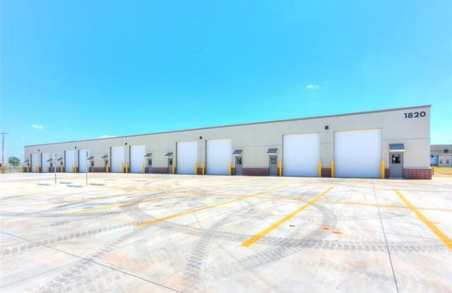 1820 W Tecumseh Road - 1820 West Tecumseh Road, Norman, OK 73069